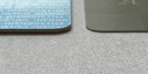 三越伊勢丹ホールディングスの株主優待カード（左）旧カード、（右）新カード